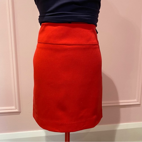 The Limited Red Mini Skirt, Fully Lined, Zipper Closure, Women's US 6 - Picture 3 of 10